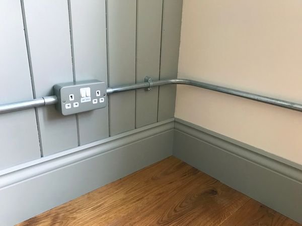 Socket and conduit